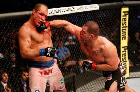 185385687-ufc-166-velasquez-v-dos-santos-3