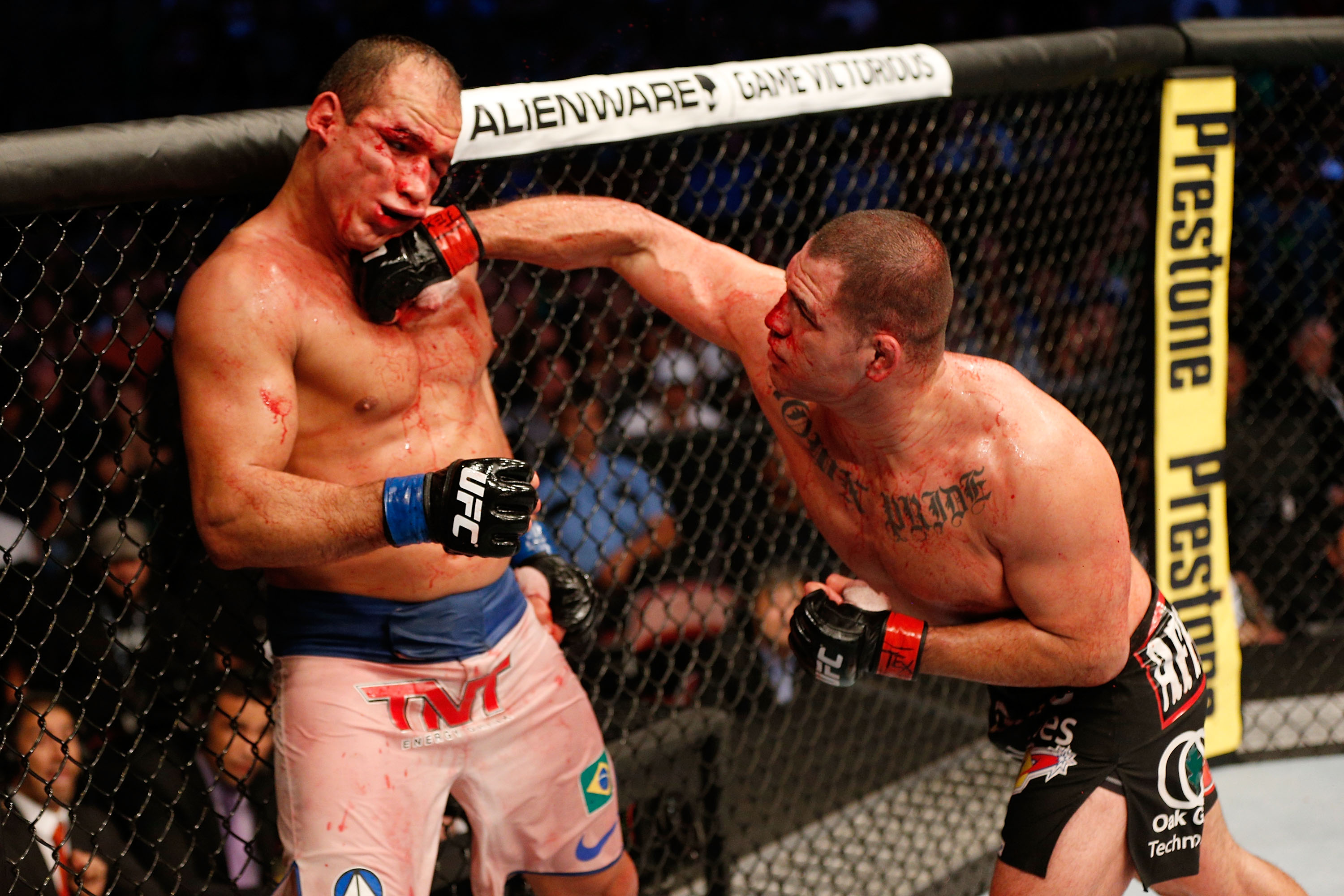 185385687-ufc-166-velasquez-v-dos-santos-3