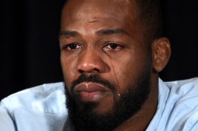 jon-jones-en-pleurs_104053_wide