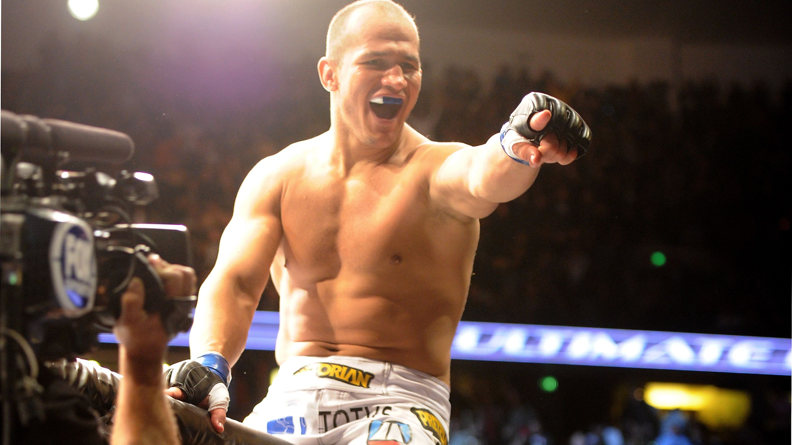 Junior-Dos-Santos