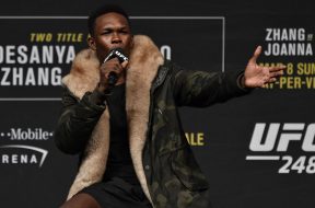 Israel-Adesanya-Pre-Conference-UFC-248-depuis-Auckland