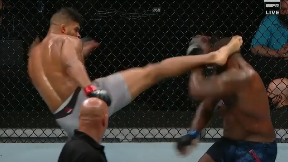 La victoire d'Alistair Overeem sur Harris par TKO