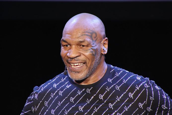 Mike Tyson parle d'affronter Jon Jones !