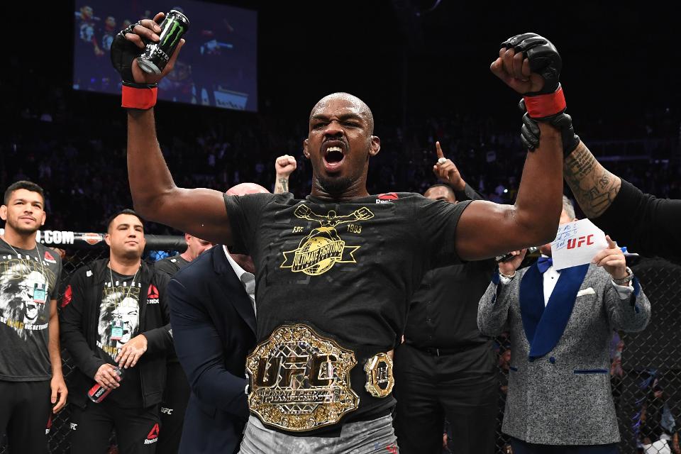 Jon Jones abandonne le titre UFC