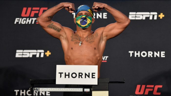 Gilbert Burns est de retour à l'UFC