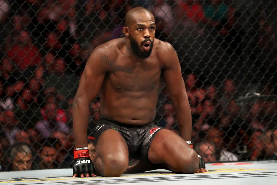 Jon Jones sauve la vie d'un homme