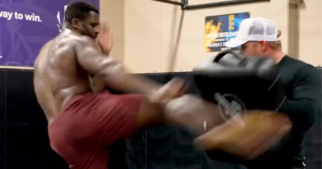 Francis Ngannou vidéo