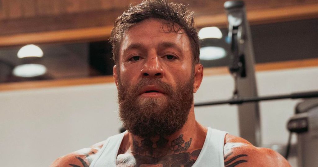 Un ancien champion de boxe veut affronter Conor McGregor dans l'octogone