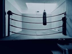 champion-français-boxe-envoie-quatre-policiers-à-l’hôpital-mma