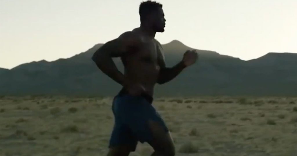 Mais qui est Francis Ngannou, l'enfant du village devenu champion UFC ? Découvrez le en vidéo !