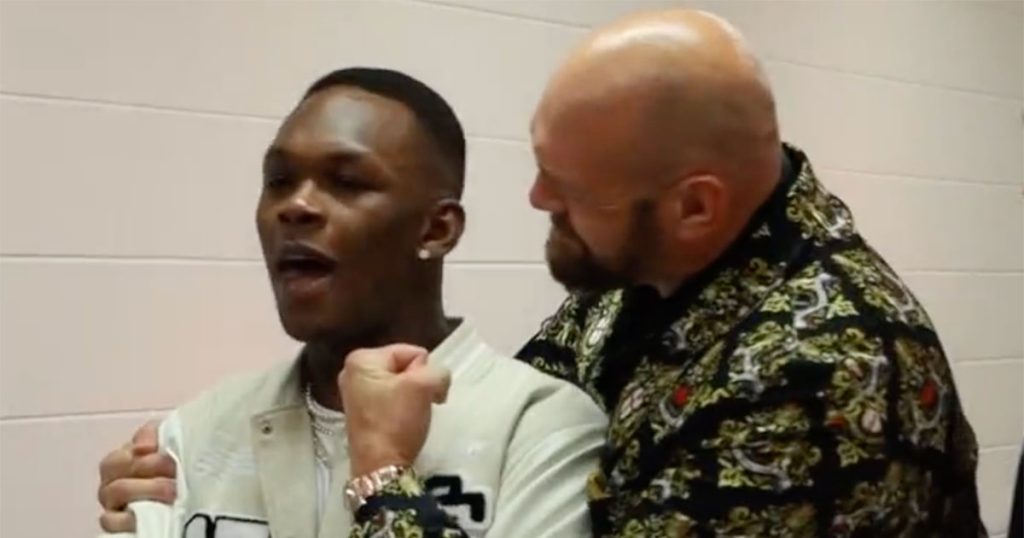 Tyson Fury assure à Israel Adesanya qu'il n'entrera jamais dans une cage