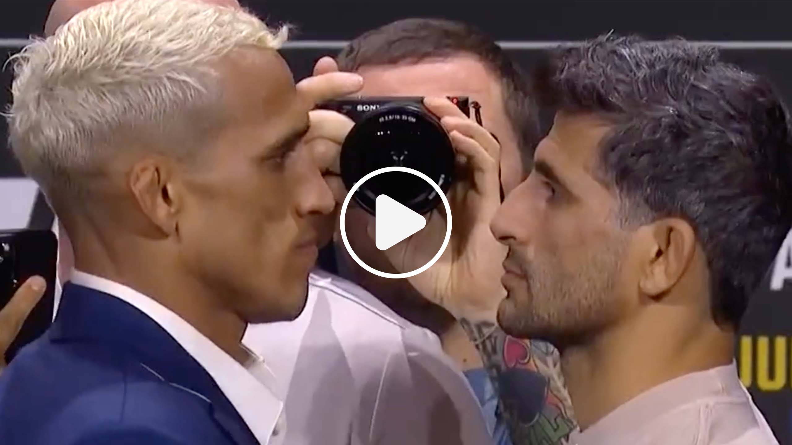 UFC 289 - Le face à face respectueux entre Charles Oliveira et Beneil Dariush