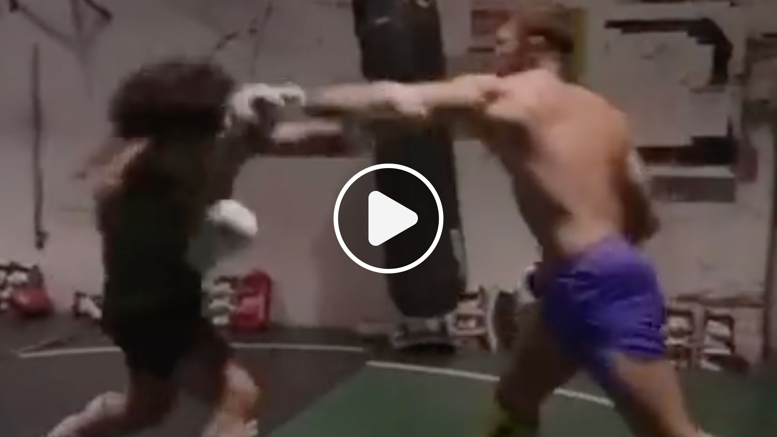 La vidéo de l'entraînement de Conor McGregor est dévoilée, il affiche un physique volumineux
