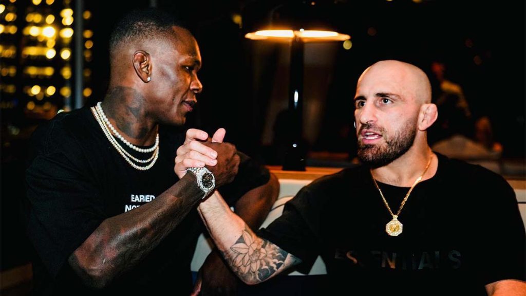 Israel Adesanya et Alexander Volkanovski entrainent Mark Zuckerberg