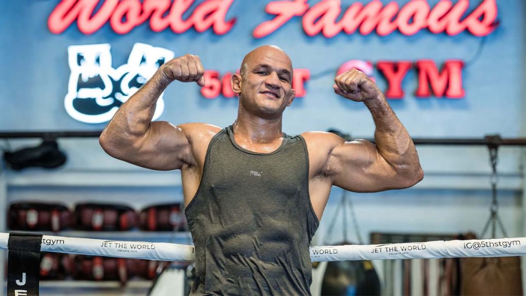 Junior dos Santos physique monstrueux