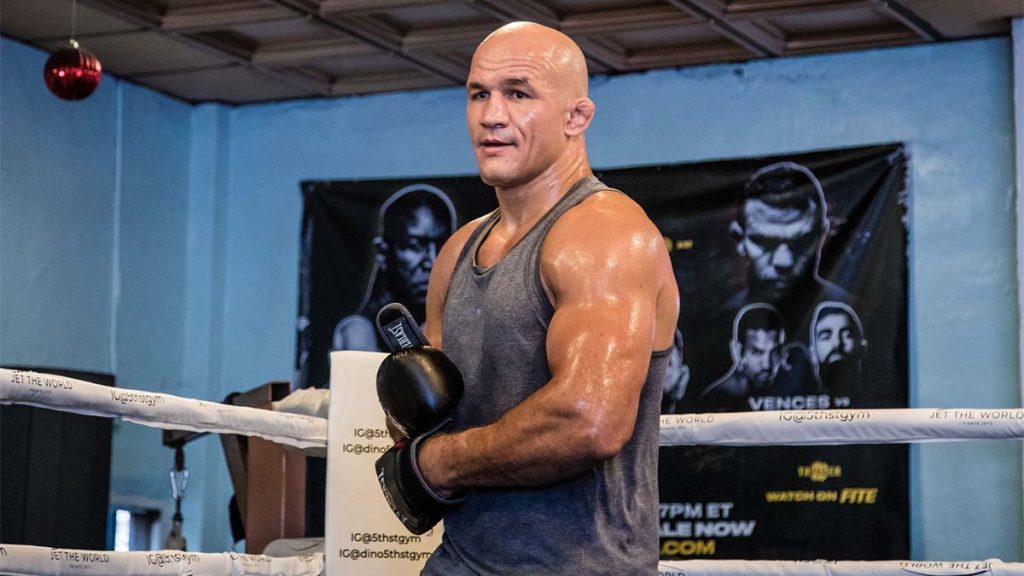 Junior dos Santos physique monstrueux