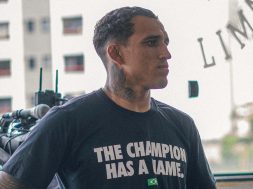 charles-oliveira-ufc-294