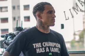 charles-oliveira-ufc-294