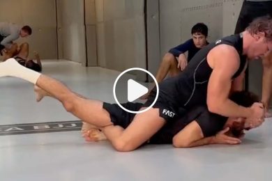 Conor-McGregor-soumet-adversaire-entra&icirc;nement-UFC-MMA-Vid&eacute;o