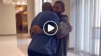 Khamzat-Chimaev-soul&egrave;ve-Daniel-Cormier-UFC-MMA-Vid&eacute;o