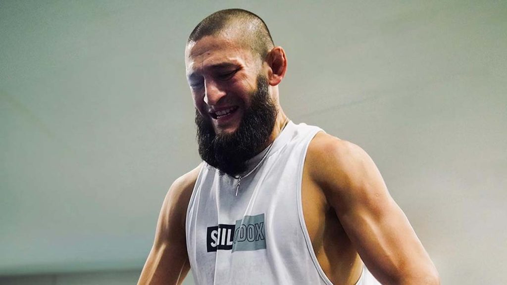 Khamzat Chimaev a un physique monstrueux avant son combat contre Paulo Costa