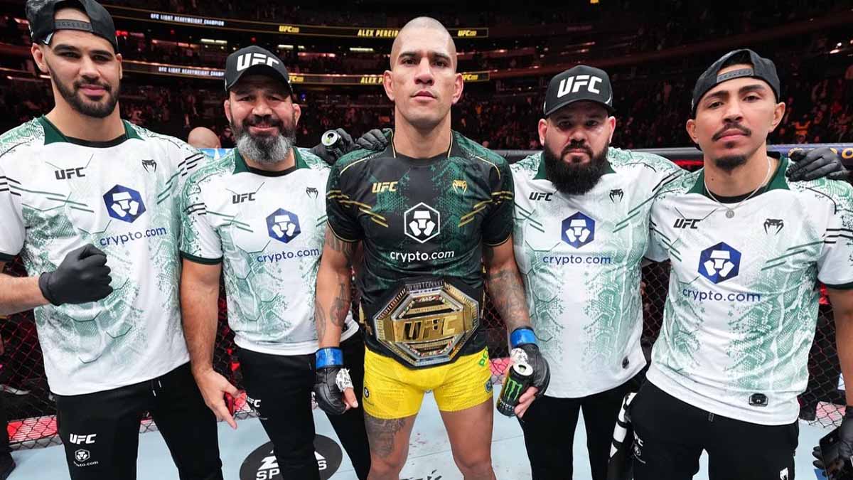 Alex Pereira parle de ses deux titres à l'UFC