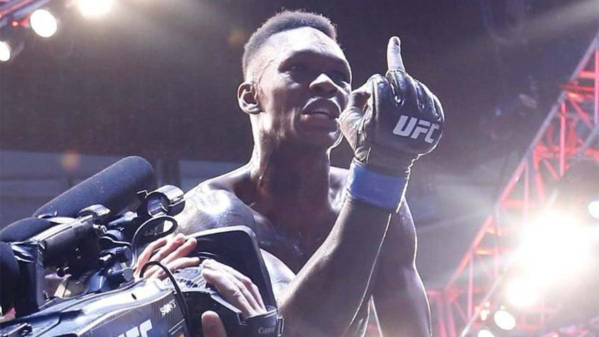 Israel Adesanya s'en prend à la division middleweight de l'UFC