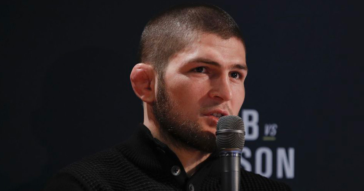 Khabib honnête sur sa rencontre avec Daniel Cormier : "Je ne bois pas, je ne fume pas..."