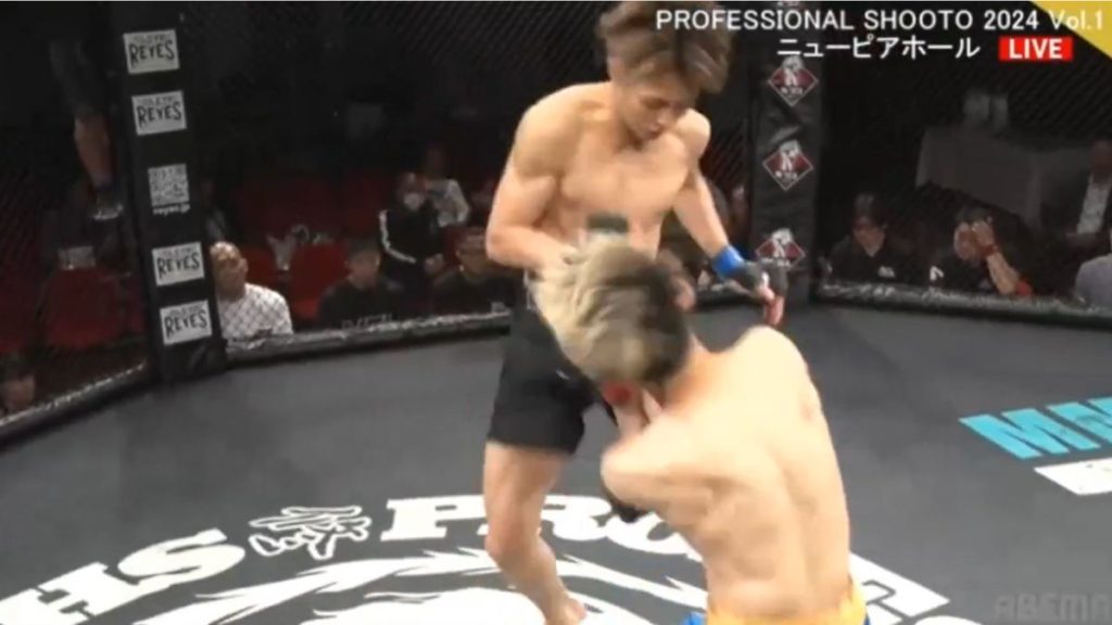 Le poids mouche japonais, Takaya Suzuki a impressioné tout le monde ce samedi, lors du Shooto 2024 Vol.1. Il n'a eu besoin que de 4 secondes pour mettre au tapis son adversaire, avec un vicieux coup de genou sauté.