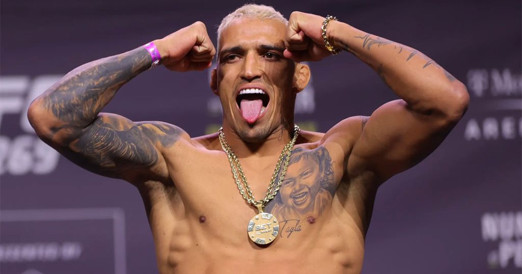 Charles Oliveira de retour face à un combattant dangereux lors de l'UFC 300 ! 