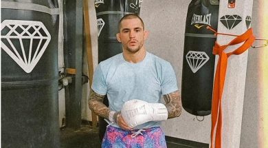 Dustin-Poirier-très-bien-entouré-entraînement
