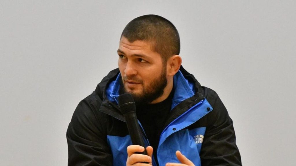 L'ancien champion des poids légers, Khabib Nurmagomedov, a définitivement mis un stop à tous les fans et les médias. Il affirme sur les réseaux sociaux que l'UFC 300 se fera sans lui.