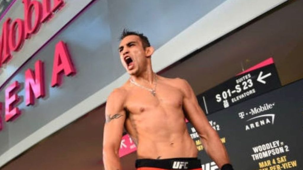 Le vétéran de l'UFC Tony Ferguson a été opéré pour retirer des fragments d'os de son bras gauche. Il laisse paraître le processus pré et post opératoire à travers une vidéo sur X.