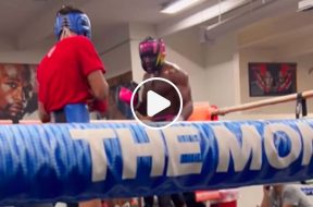 Bakary-Samaké-en-sparring-dans-la-salle-de-Floyd-Mayweather-ça-envoie-du-lourd