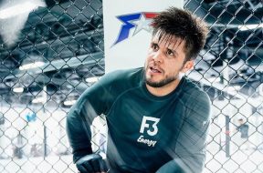 Henry-Cejudo-fait-une-annonce-choquante-concernant-son-coach