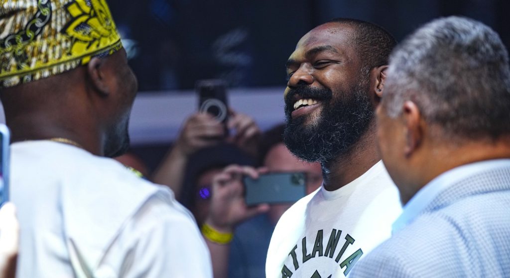 Jon Jones et Francis Ngannou.