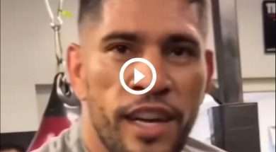 Alex-Poatan-Pereira-pulvérise-un-sac-de-boxe-le-message-est-clair-pour-UFC-300