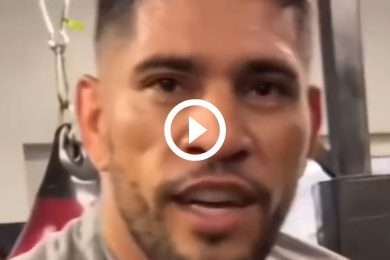 Alex-Poatan-Pereira-pulv&eacute;rise-un-sac-de-boxe-le-message-est-clair-pour-UFC-300