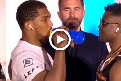 Anthony-Joshua-Francis-Ngannou-face-&agrave;-face (1)