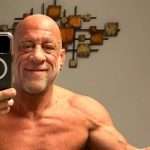 Le Hall of Famer de l'UFC, Mark Coleman a été transporté à l'hôpital pour son état critique, après avoir risqué sa vie pour sauver ses parents d'un incendie.