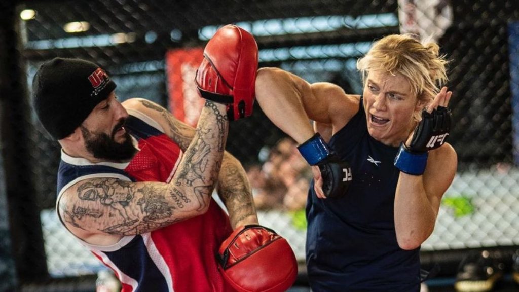 Manon Fiorot combattra ce week-end à Atlantic City contre Erin Blanchfield. Son coach, Aldric Cassata, est convaincu qu'elle combattra très prochainement pour une ceinture de l'UFC.