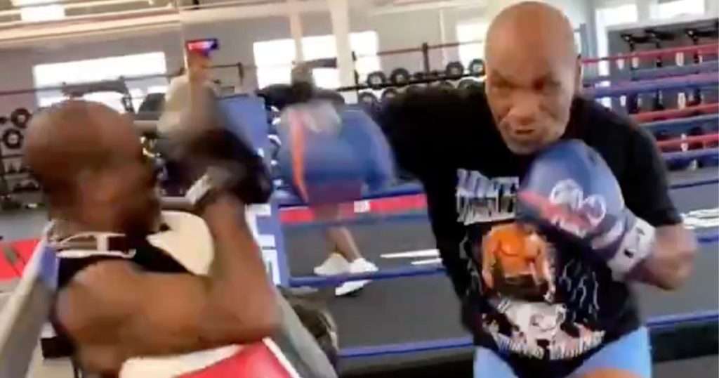 Mike Tyson : son entraîneur détaille ses entraînements : "C'est un monstre, il m'a détruit l'épaule"