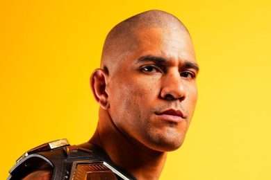 Cet-homme-n-a-pas-de-menton -Un-gros-puncheur-de-l-UFC-d&eacute;fie-Alex-Pereira