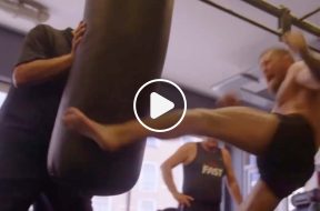 Conor-McGregor-kicks-entraînement-UFC-MMA-entraînement