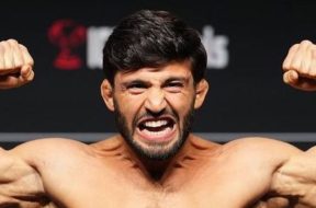 UFC-300-Le-physique-incroyable-Arman-Tsarukyan-pour-son-combat-contre-Charles-Oliveira