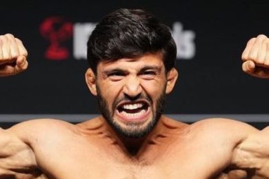 UFC-300-Le-physique-incroyable-Arman-Tsarukyan-pour-son-combat-contre-Charles-Oliveira