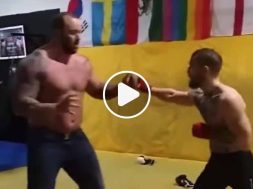 conor-mcgregor-la-montagne-ufc-mma-vidéo