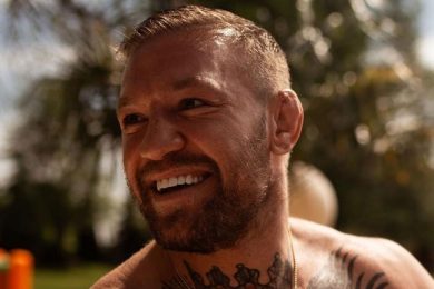 UFC-303 -Conor-McGregor-s-affiche-dans-un-cabinet-m&eacute;dical
