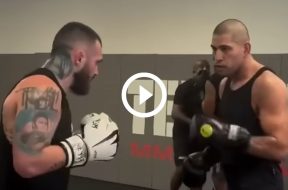 Alex-Pereira-est-retourné-à-l-entraînement-quelques-heures-après-sa-victoire-par-KO-à-l-UFC-303