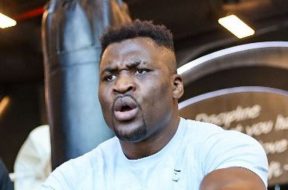 Un-prétendant-au-titre-UFC-révèle-avoir-dominé-Francis-Ngannou-lors-d-un-entraînement